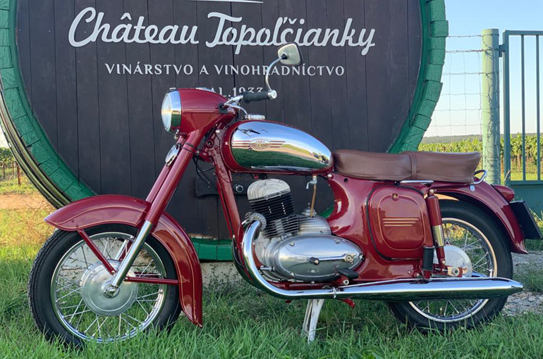 Motocykel JAWA